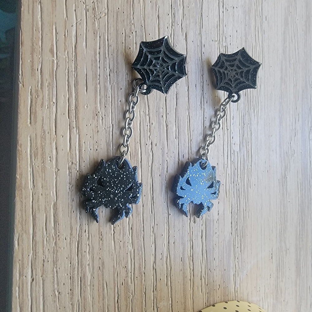 Erstwilder Arachnid Adornments